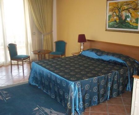 Hotel Grand Pameba Škalngur Esterno foto